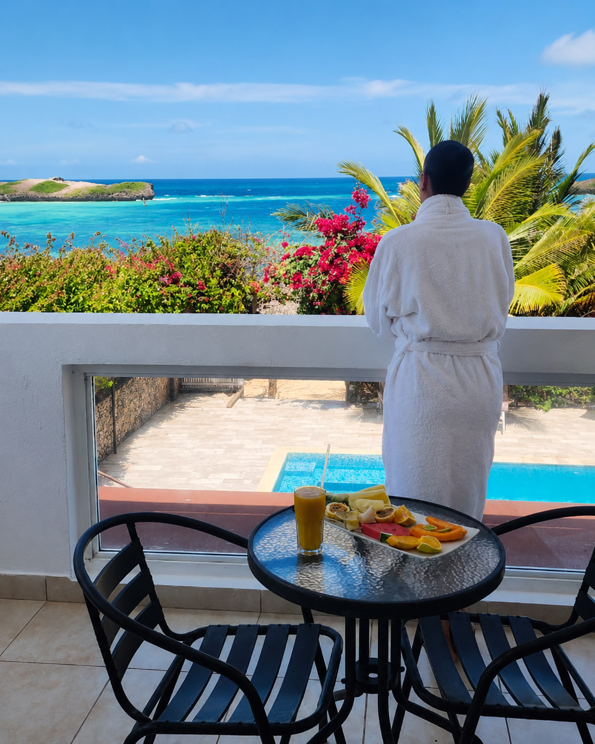 Direct access from Visiwa Beach Resort to the sandy beach in Watamu